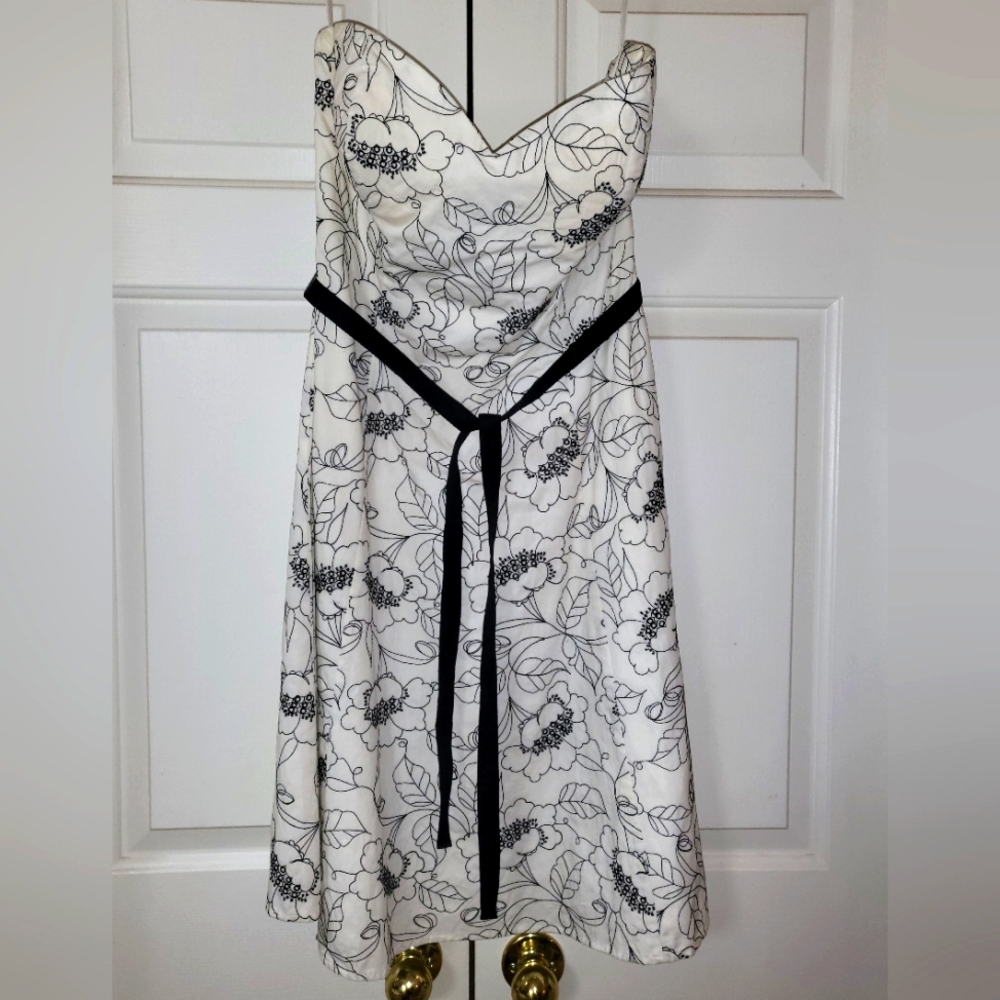 White House Black Market Strapless Dress